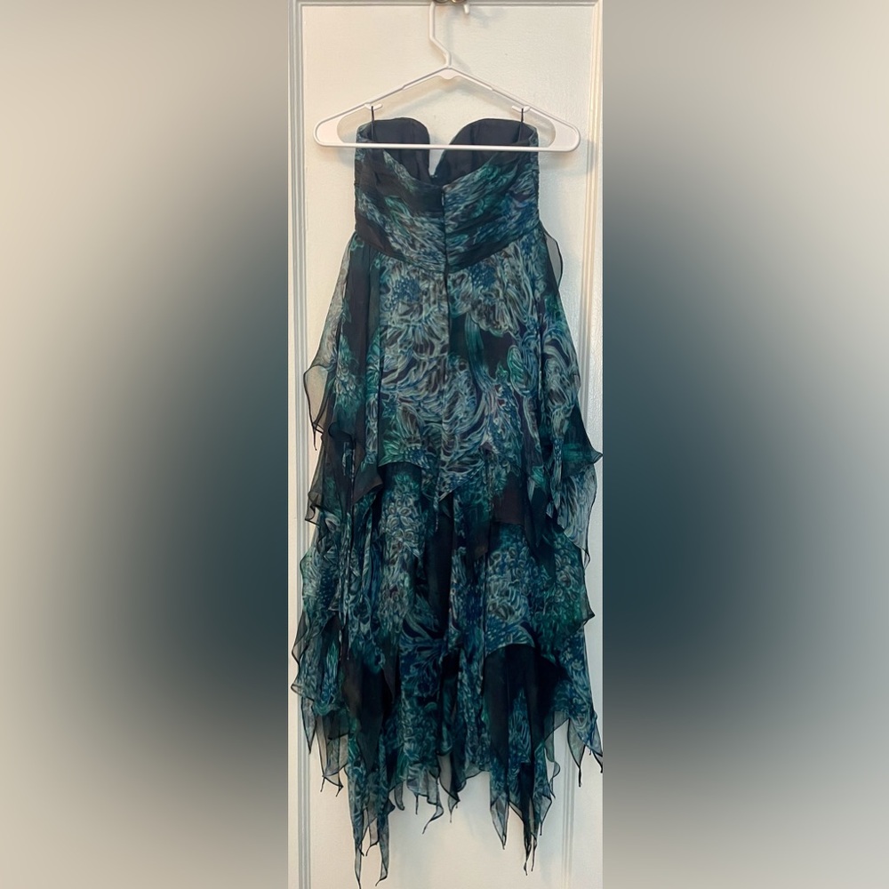 Kay Unger strapless dress in gorgeous peacock print.